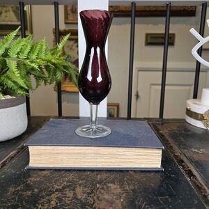 Vintage Amethyst Stemmed Vase Purple Tulip Hourglass Glass Starburst Foot 8"